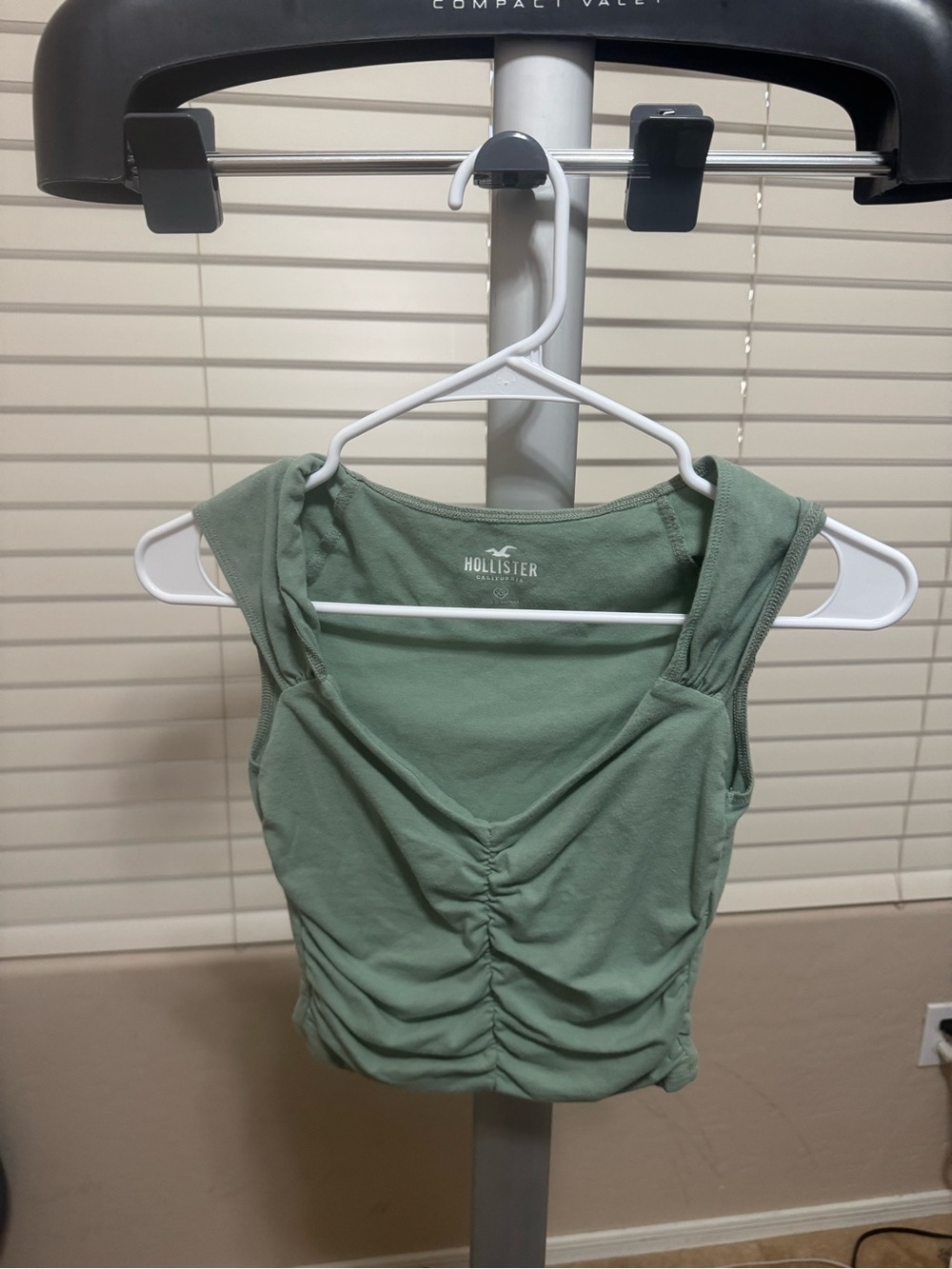 Hollister Women’s Green Ruched Crop Top Size XS
